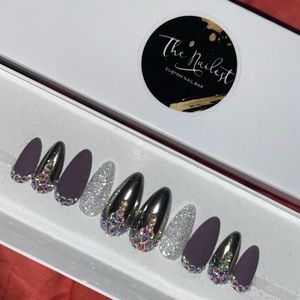 The Nailest custom chrome set/reusable nails
